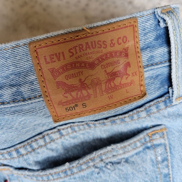 SOLD🥳Levis 501 light wash skinny jeans - Picture 6 of 15